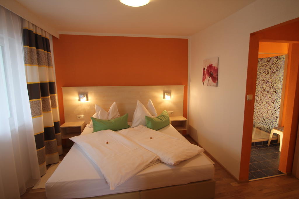 Seepension Neubacher Kg Nussdorf am Attersee Room photo